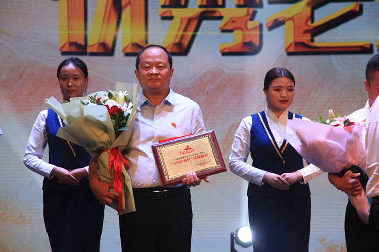 学校董事长王建民：以最高票数获陕西“最美老班长”第一...