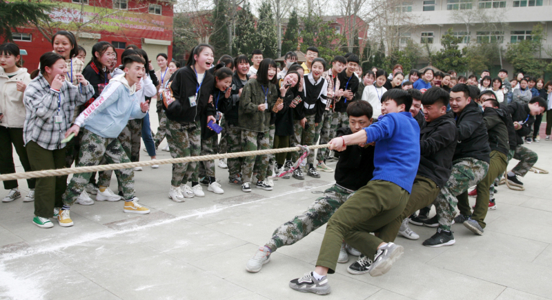 凝心聚力 团结拼搏 三和学院举行春季拔河比赛