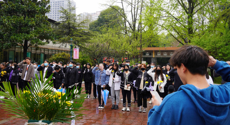 best365官方网站登录入口清明祭英烈