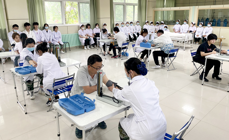 学院举办2021年护理技能展演活动