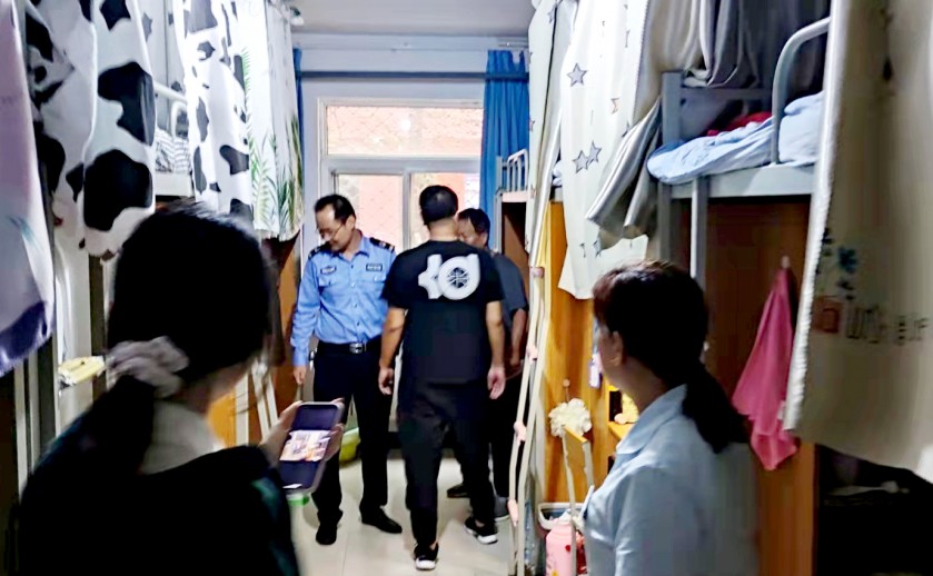 陈仓公安分局联合县功镇镇政府开展开学前校园安全大检查