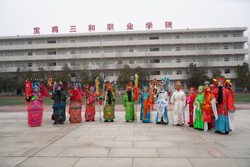 西府社火“游”校园