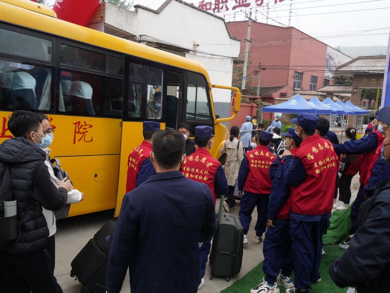 best365官方网站登录入口迎接2022级新生报到