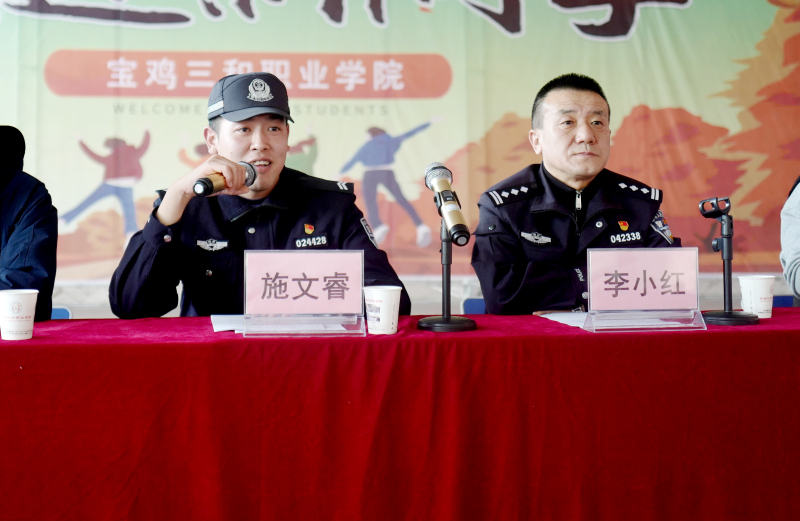 法治教育进校园，护航青春助成长