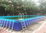 学校有了室外游泳池  今年夏天一起来学游泳吧