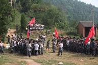 学校开展2015级新生军训爬山拉练活动